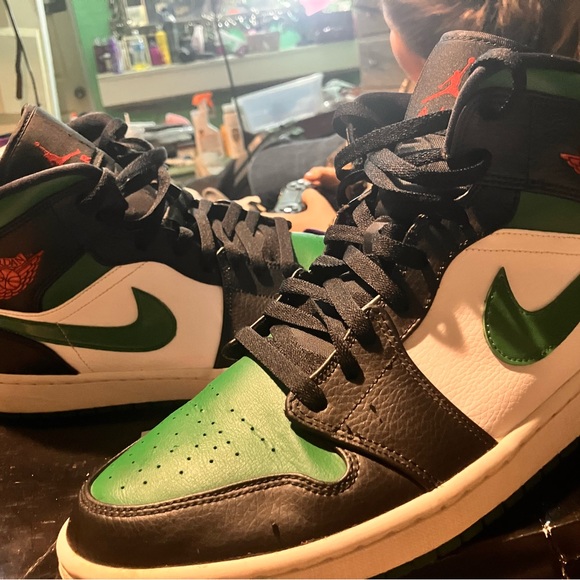 nike high tops black and green
